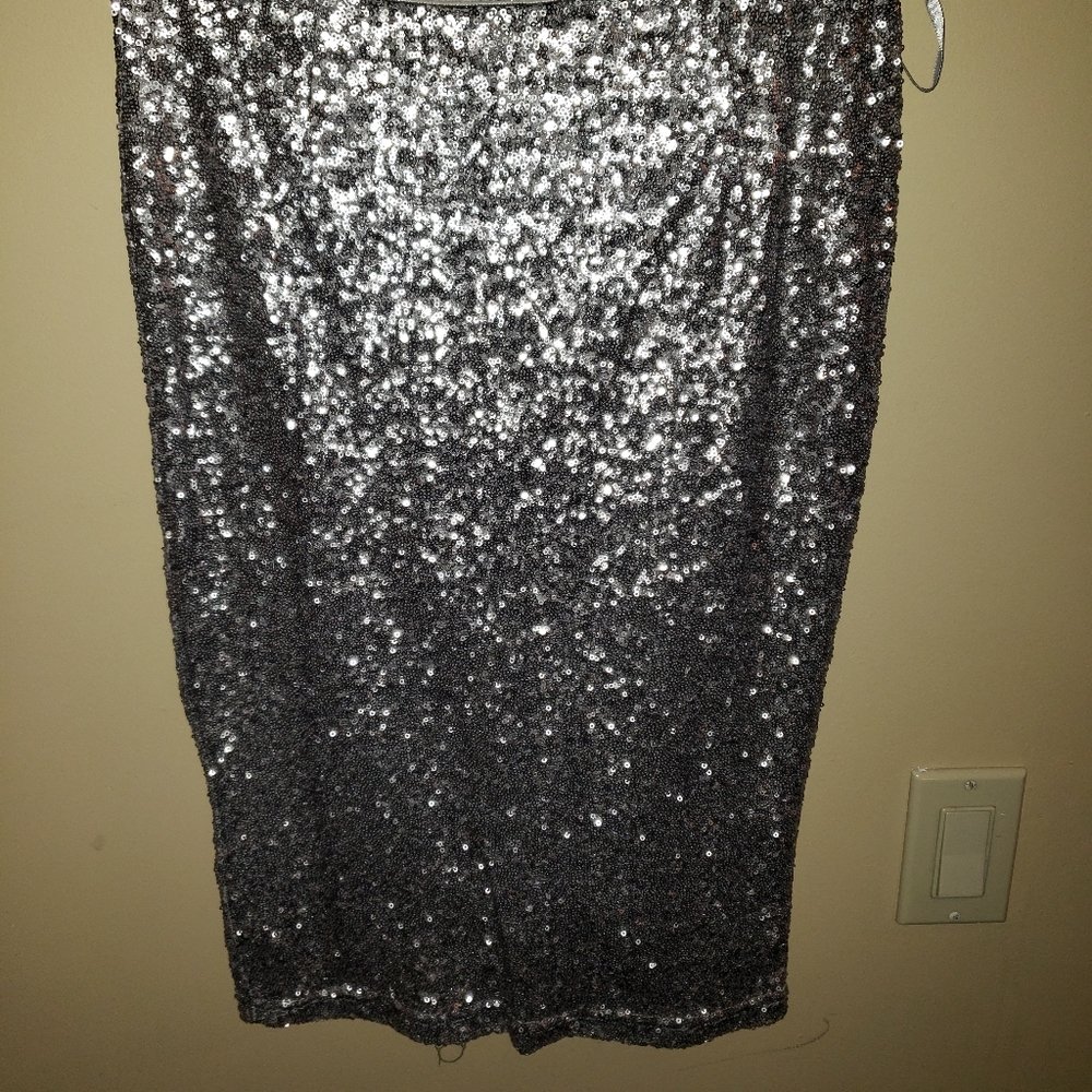 2 sequin skirts Green sequin skirt,  silver sequin skirt - Picture 4 of 6